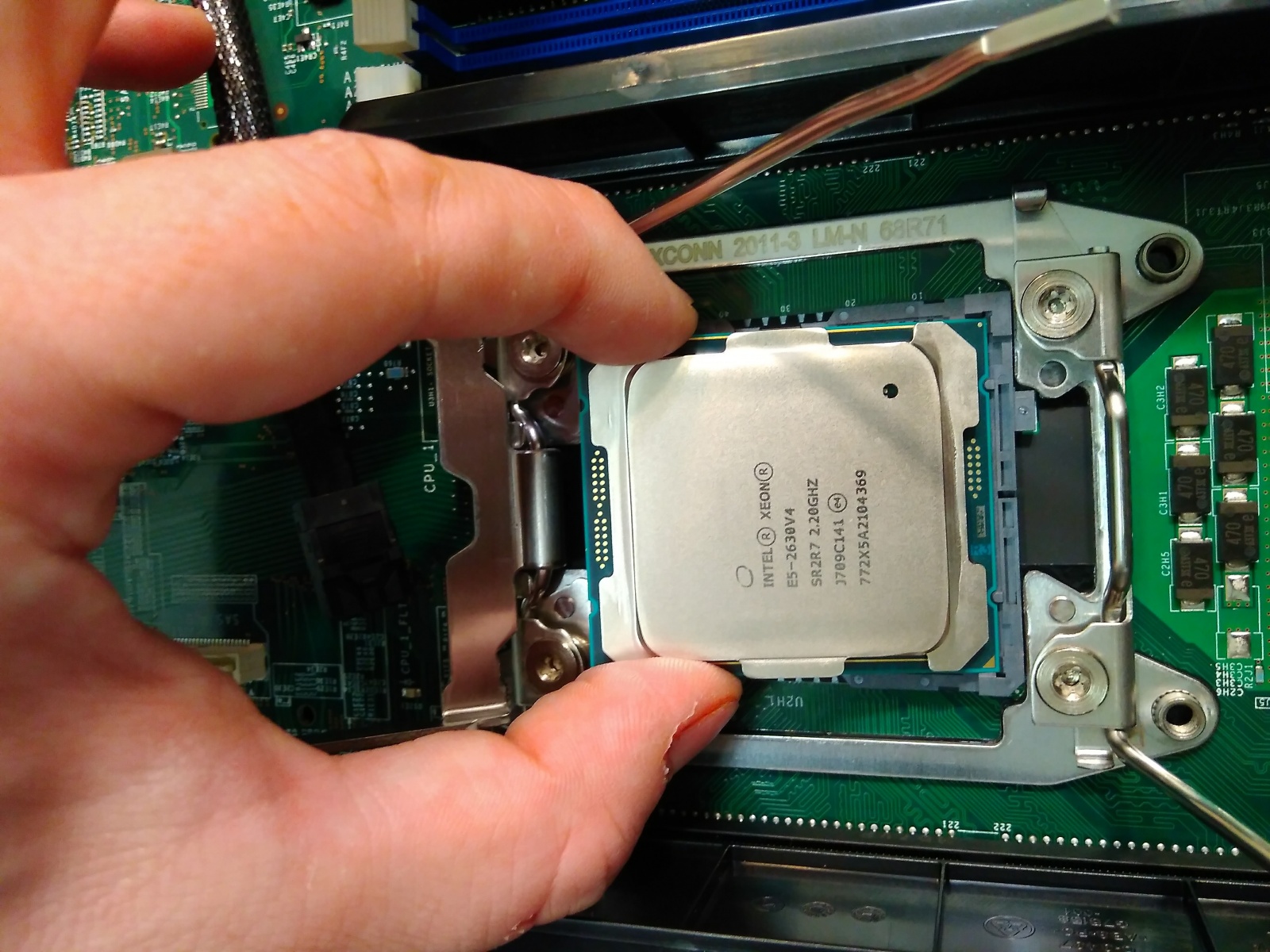 Покупка современного сервера Intel c NVMe P4800X - 5