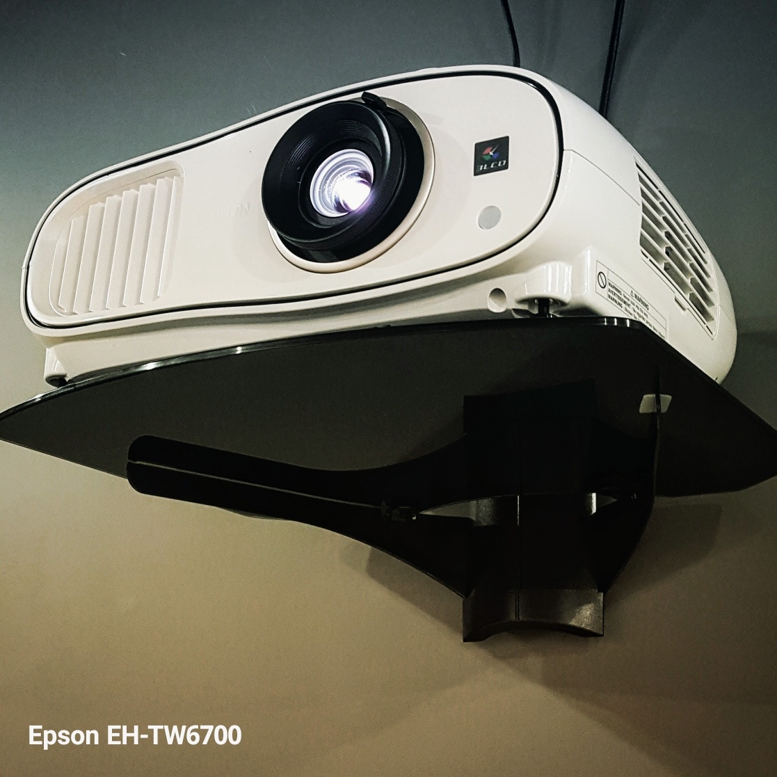 Проектор для кино на примере Epson EH-TW6700. Обзор и сравнение с LCD TV - 9