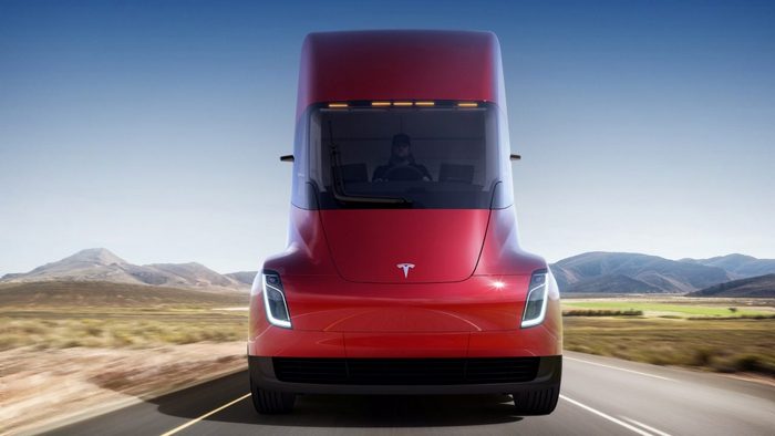 Грузовик Tesla Semi сможет разгоняться до 96 км/ч за 5 с, а его запас хода составит 800 км