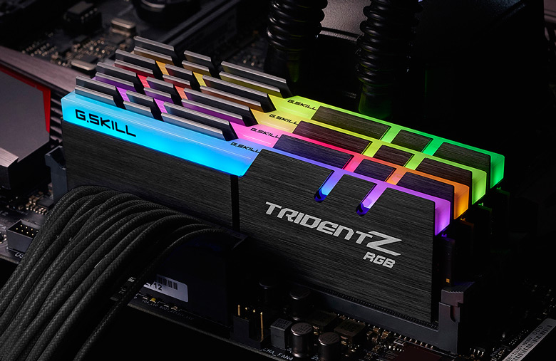 По данным производителя, это первые наборы DDR4, работающие на эффективных частотах 4000 МГц и более с задержками CL17