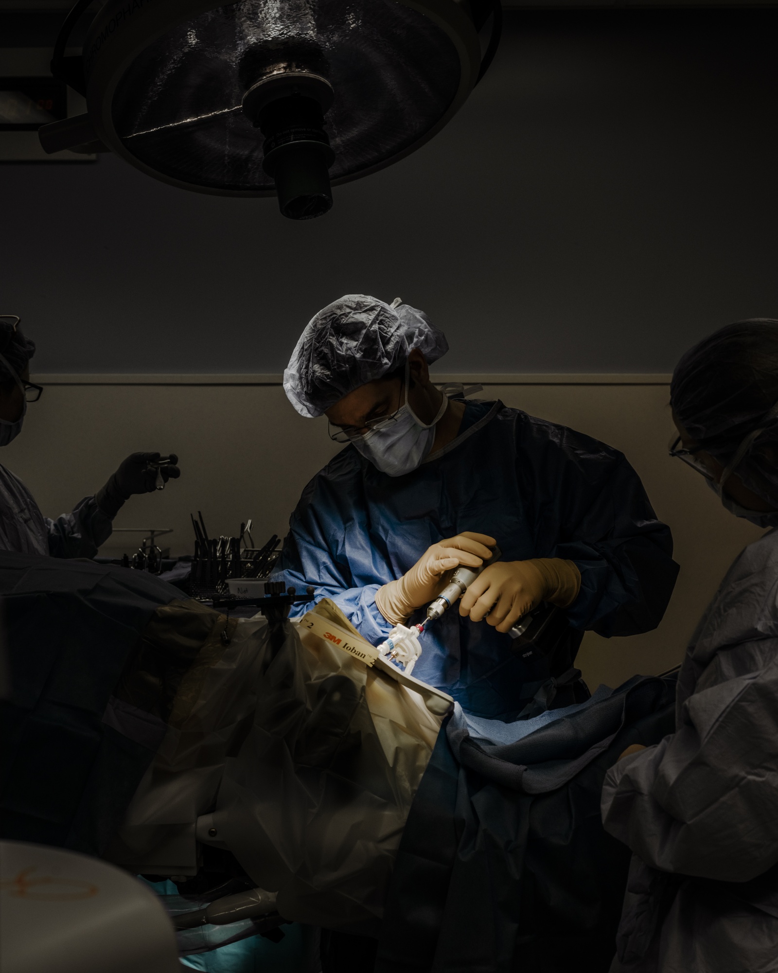 Хирург, собирающийся подключить вас к интернету через мозговой имплантат - 8