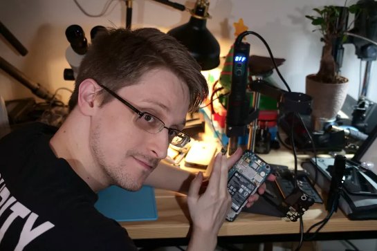 Эдвард Сноуден рассказал, как защитить ноутбук