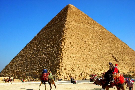 Учеными было доказано, что египетские пирамиды построили именно люди