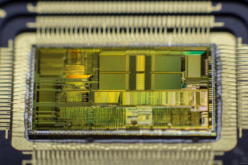 К своему 50-летию Intel выпускает коллекционные компьютеры на базе своих х86 процессоров, начиная с 286 - 2