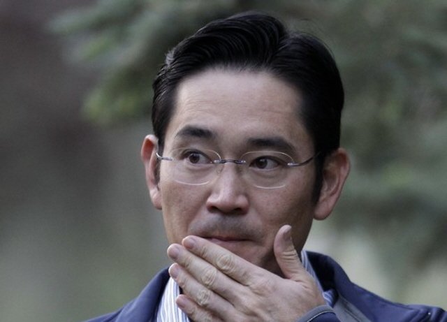 Фактический лидер Samsung Electronics заработал $820 тыс. в прошлом году, проведя большую его часть в тюрьме