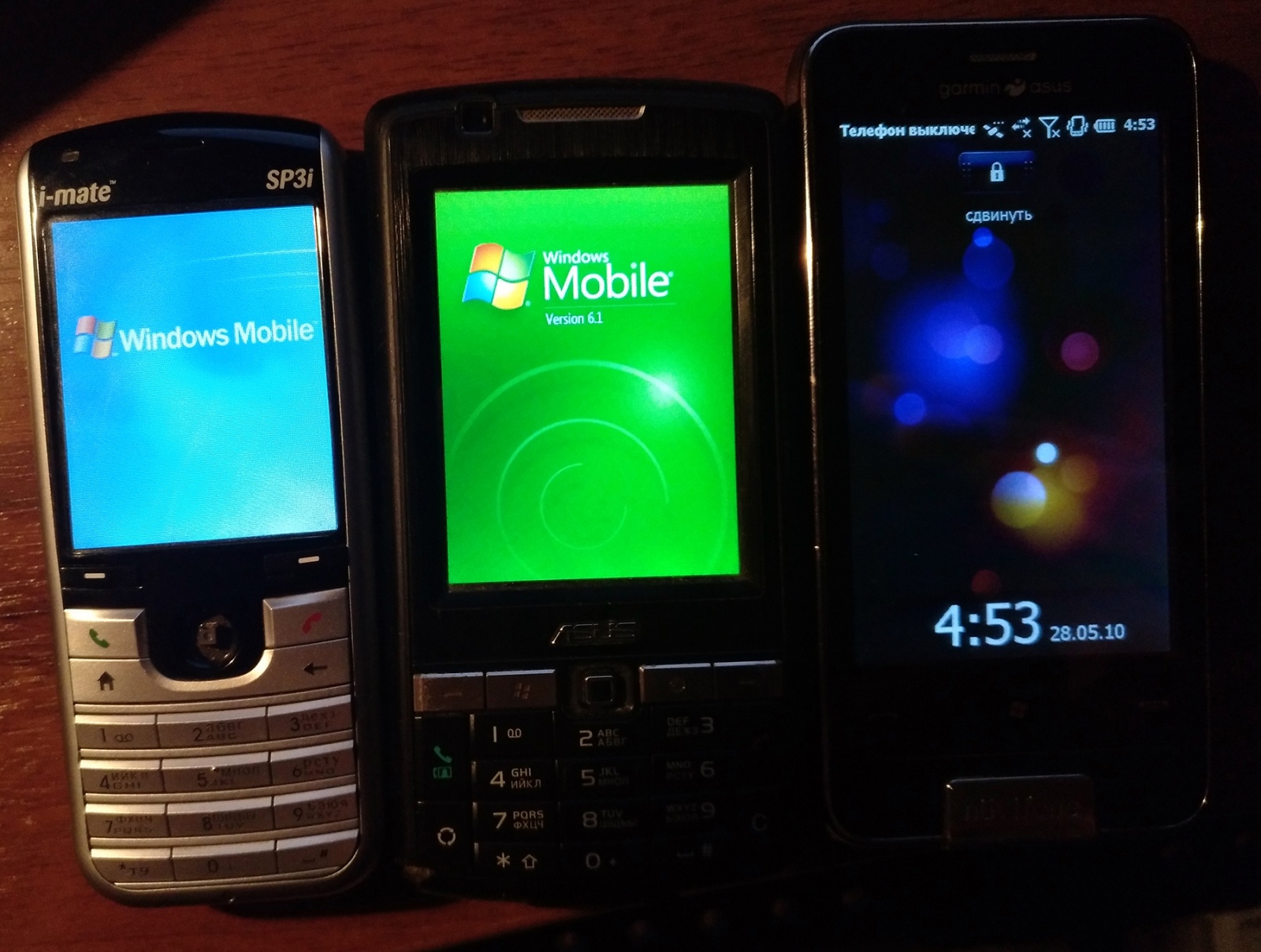 «Три девицы под окном» или вспоминаем как выглядели Windows Mobile 2003 SE, WM 6, WM 6.5 - 1