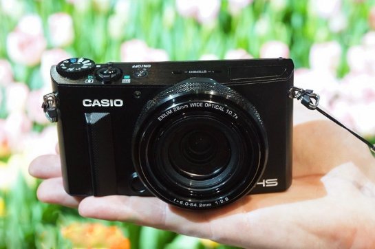 Casio пока еще делает свои компактные камеры
