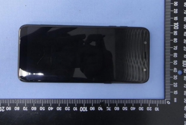 «Живые» фото смартфона Samsung Galaxy A6+ указывают на то, что он «неправильно» называется - 1