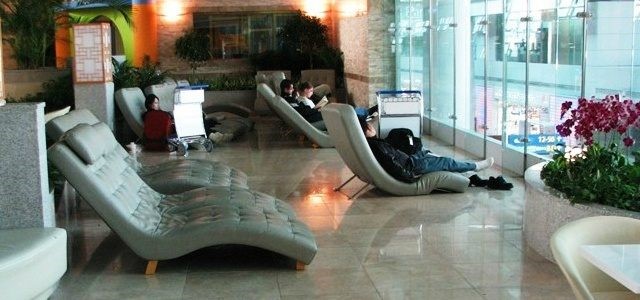 Про спящих в аэропорту: полезности и байки - 2