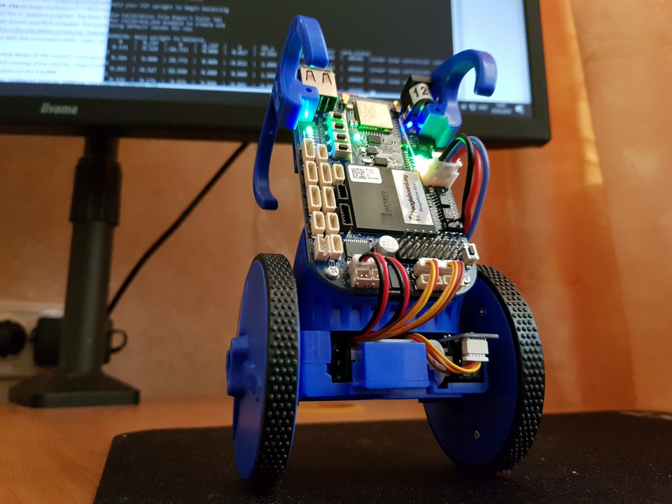 Комплект для сборки самобалансирующего робота EduMip на основе BeagleBone Blue. Распаковка и сборка. Часть 1 - 1
