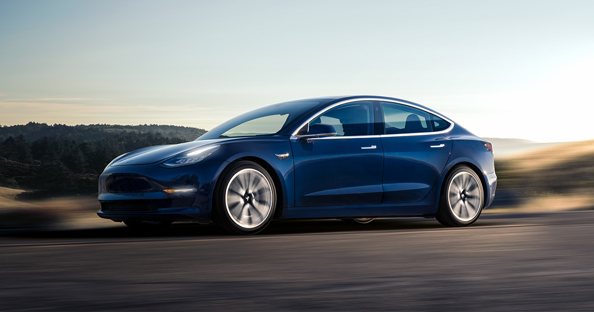 Tesla Inc открыла возможность заказа Tesla Model 3 для жителей Канады и США - 1