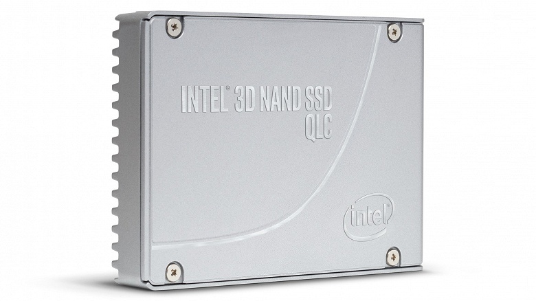 Intel начинает выпуск SSD на базе флэш-памяти QLC NAND