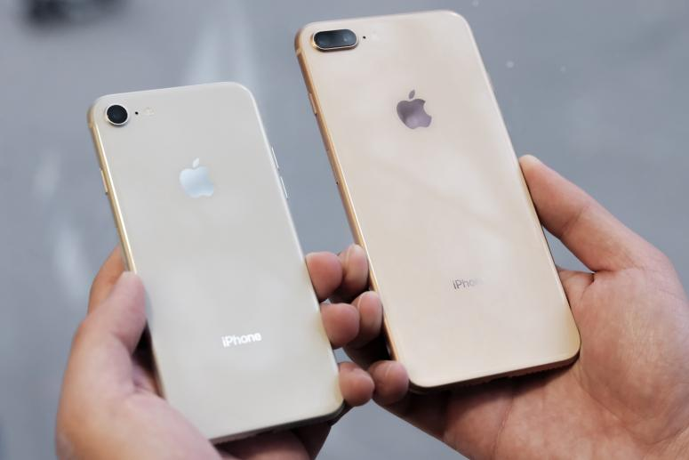 Смартфоны iPhone 8 продаются в США вдвое лучше, чем iPhone X 