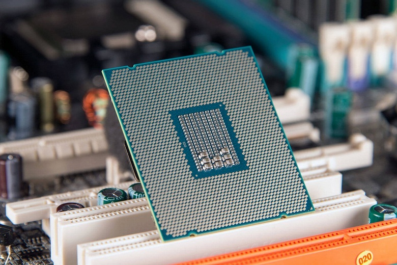 28-ядерный процессор Intel семейства Skylake-X появится в четвёртом квартале