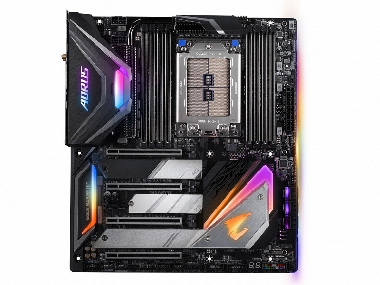 Плата Gigabyte X399 Aorus Extreme для процессоров AMD Ryzen Threadripper второго поколения стоит 500 долларов