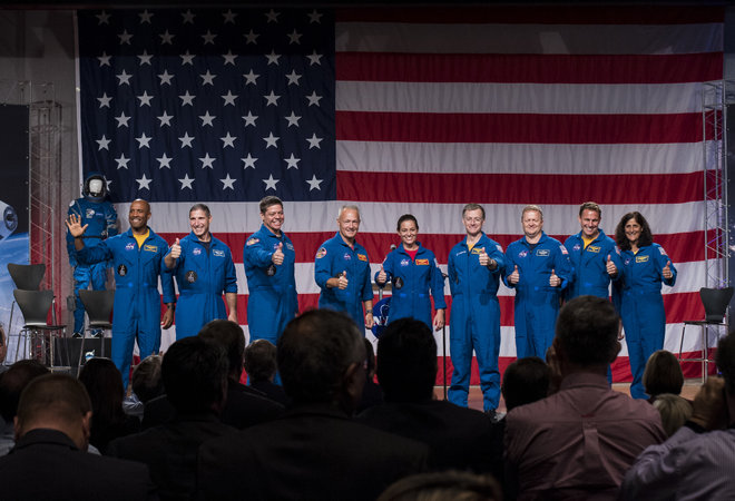 Сформированы экипажи для космических кораблей Boeing и SpaceX - 1