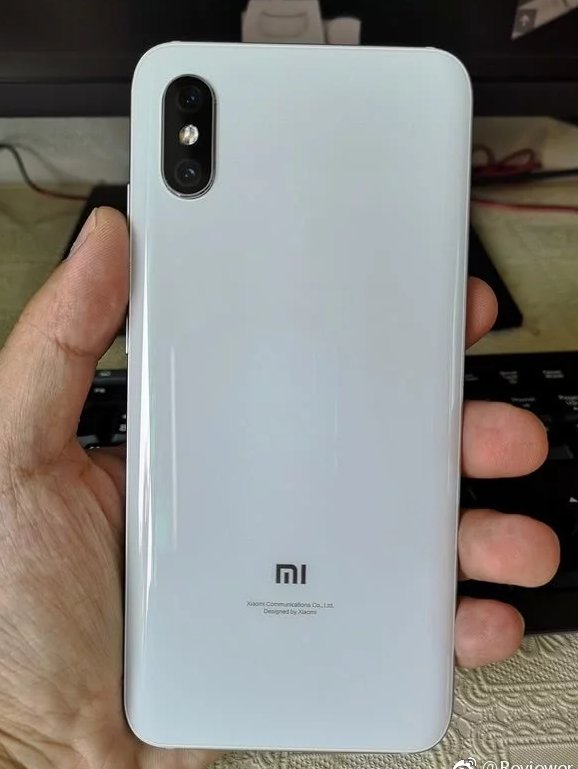 Появились фотографии смартфона Xiaomi Mi 8X, который в итоге станет моделью Mi A3