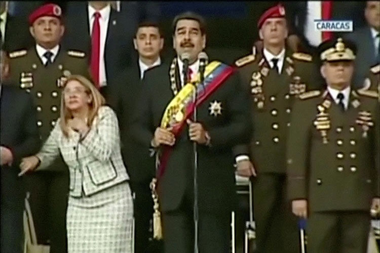 Венесуэла сообщила, что президент Мадуро стал объектом покушения при помощи дрона