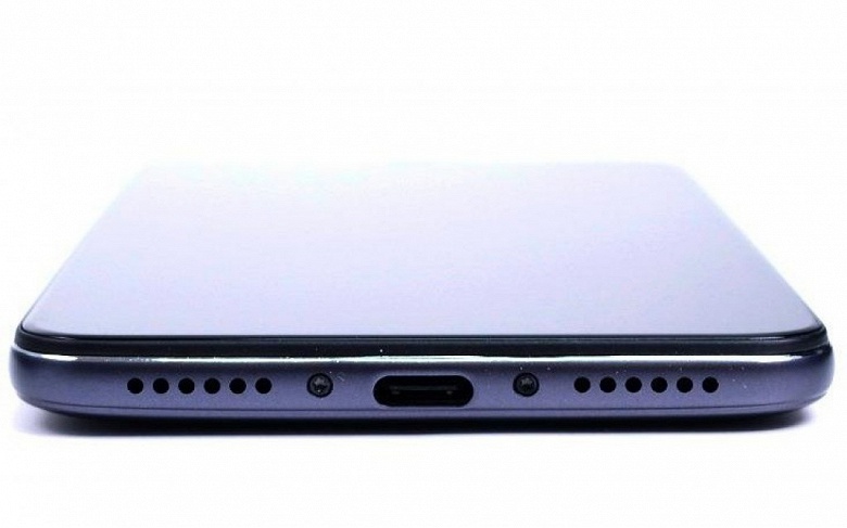 Смартфон Xiaomi Pocophone F1 с топовой SoC Snapdragon 845 получит пластиковую заднюю крышку - 4