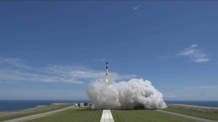 Rocket Lab вновь отложила запуск ракеты, но в дальнейшем будет производить их один за другим