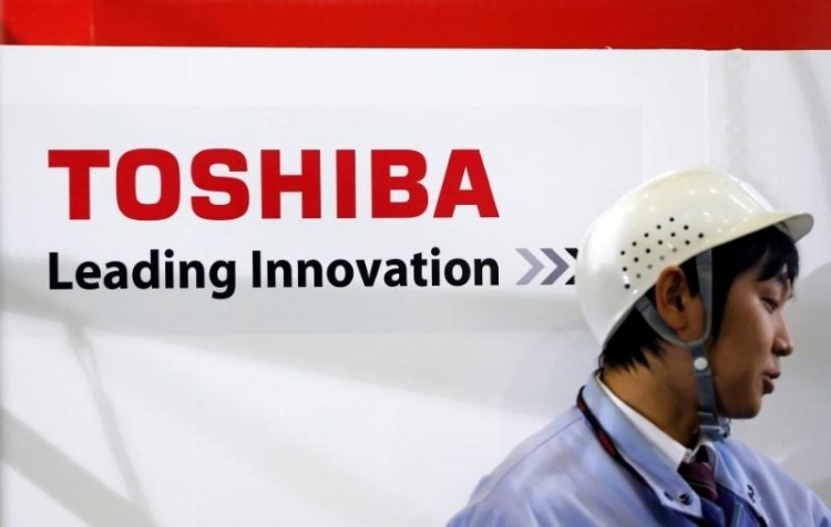 Чистая прибыль Toshiba оказалась больше выручки