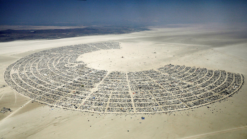 10 самых впечатляющих инсталляций фестиваля Burning Man