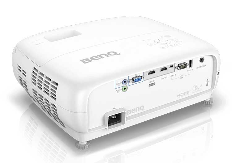 Проектор для дома BenQ W1700 назван лучшей покупкой 2018 года