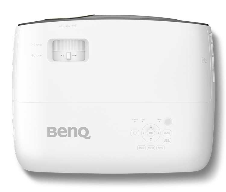 Проектор для дома BenQ W1700 назван лучшей покупкой 2018 года