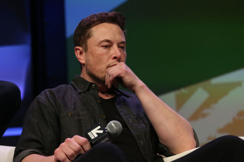 Илон Маск отказался от планов по превращению Tesla в частную компанию - 1
