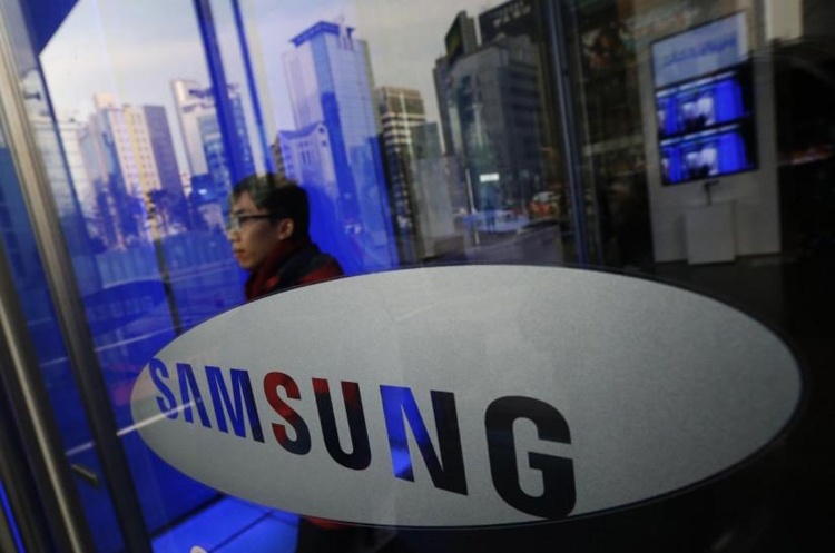 Samsung: гибкий смартфон дебютирует до конца 2018 года