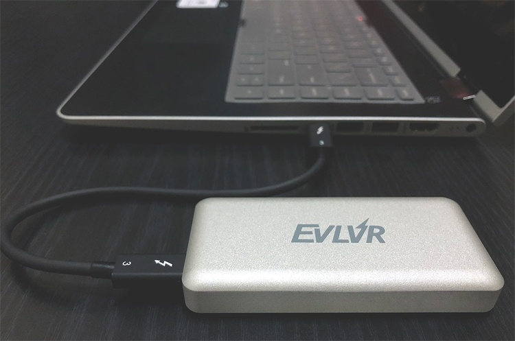 Быстрый карманный SSD-накопитель Patriot EVLVR вышел в двух версиях