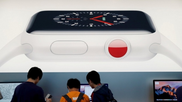 Акции китайских поставщиков Apple рухнули после заявления Трампа