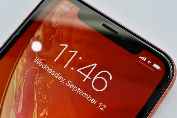Смартфон iPhone XR выйдет позже старших моделей из-за проблем с экранами и ПО