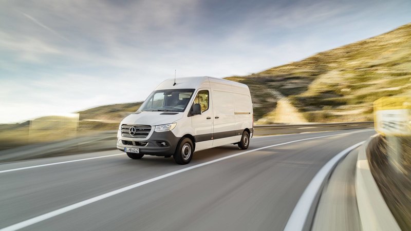 Mercedes-Benz назвал рублевые цены на новую версию Sprinter - 2