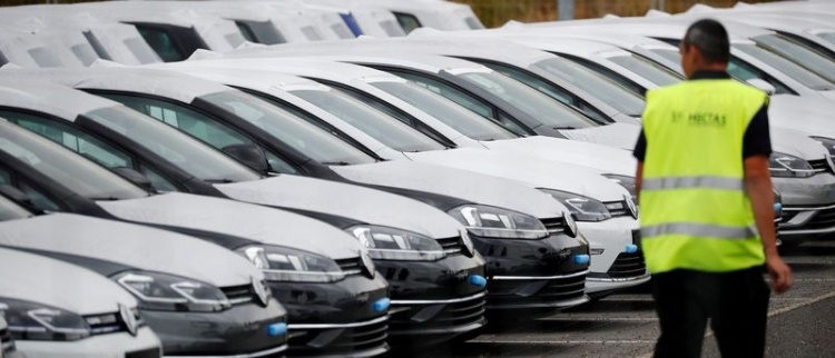Благодаря скидкам продажи Renault, VW и Fiat Chrysler резко выросли перед вводом более жёстких тестов на выбросы