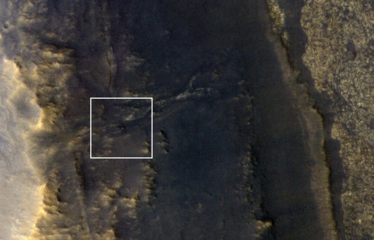 Марсоход Opportunity сфотографировали с орбиты, но связи нет