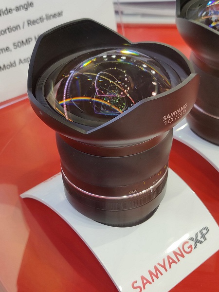 На Photokina замечен самый широкоугольный объектив для полнокадровых цифровых зеркальных камер 