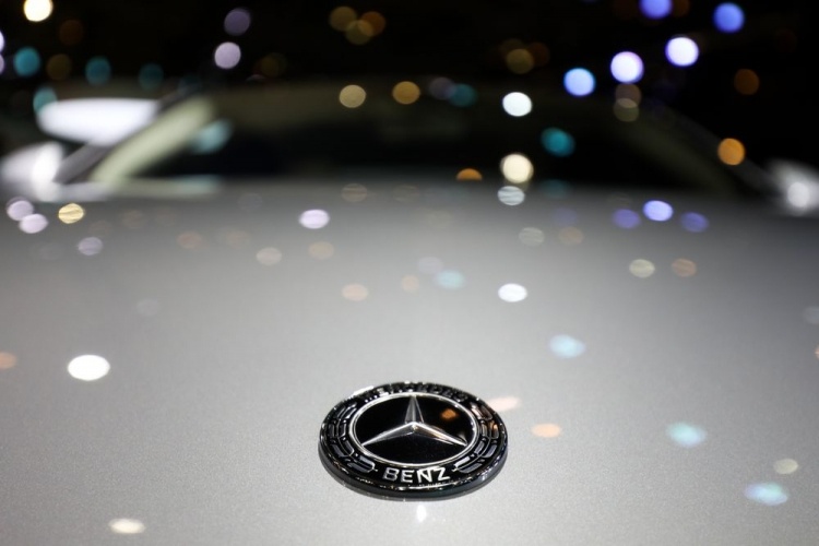 Bloomberg: Daimler запустит с Geely сервис каршеринга в Китае