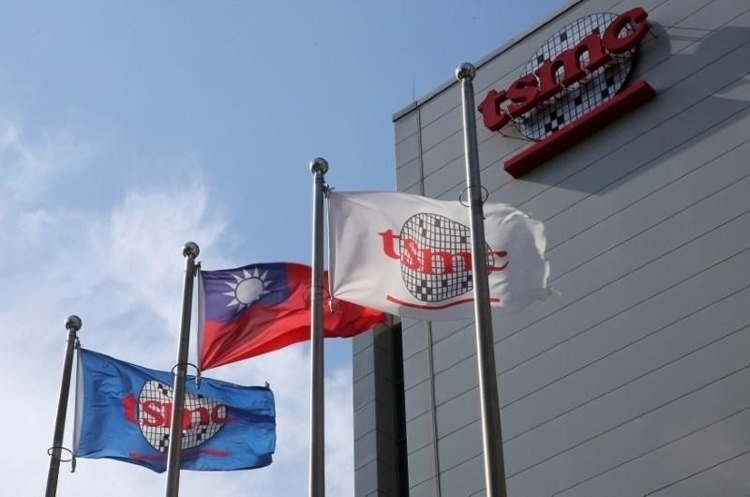 TSMC: первые 7-нм чипы EUV достигли стадии tape out