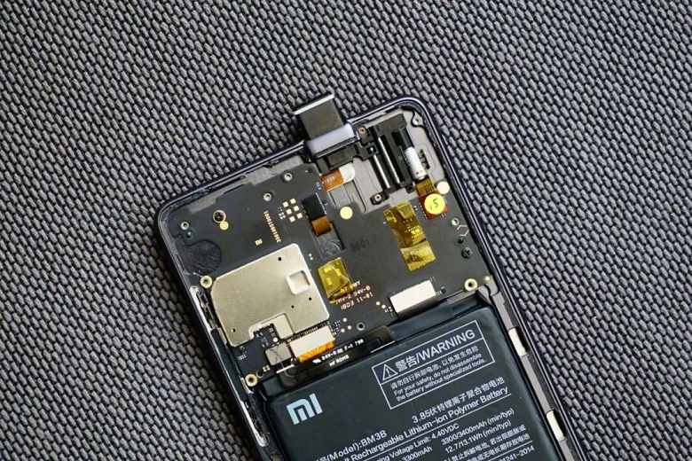 Фото дня: прототип смартфона Xiaomi Mi Mix с выдвигающейся фронтальной камерой