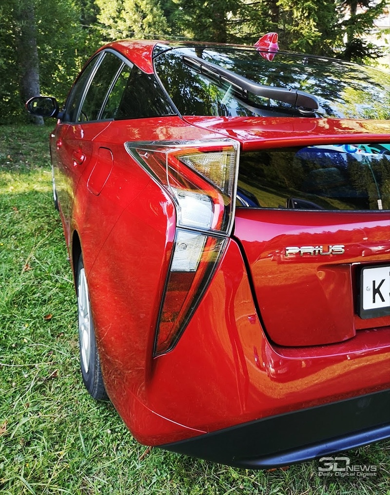 Новая статья: Обзор и длительный тест Toyota Prius: казнить нельзя помиловать