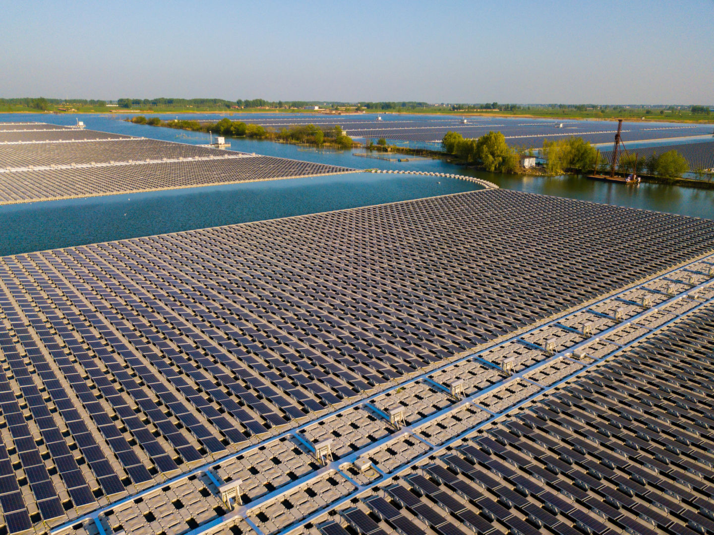 Плавучие солнечные панели — отличный симбионт для ГЭС - 4