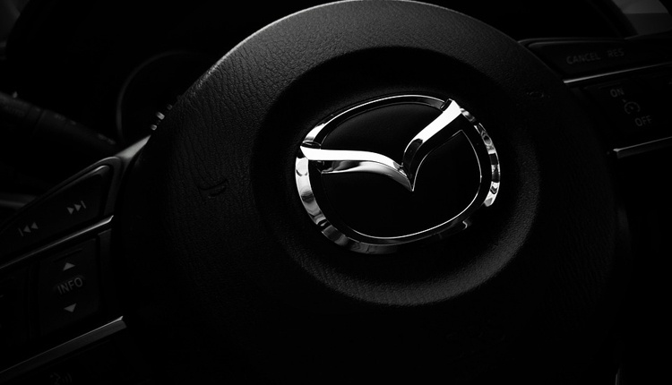 Системы Apple CarPlay и Android Auto стали доступны владельцам неновых автомобилей Mazda