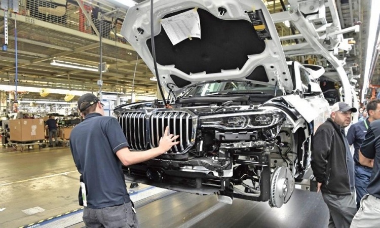 BMW рассматривает возможность строительства второго завода в США