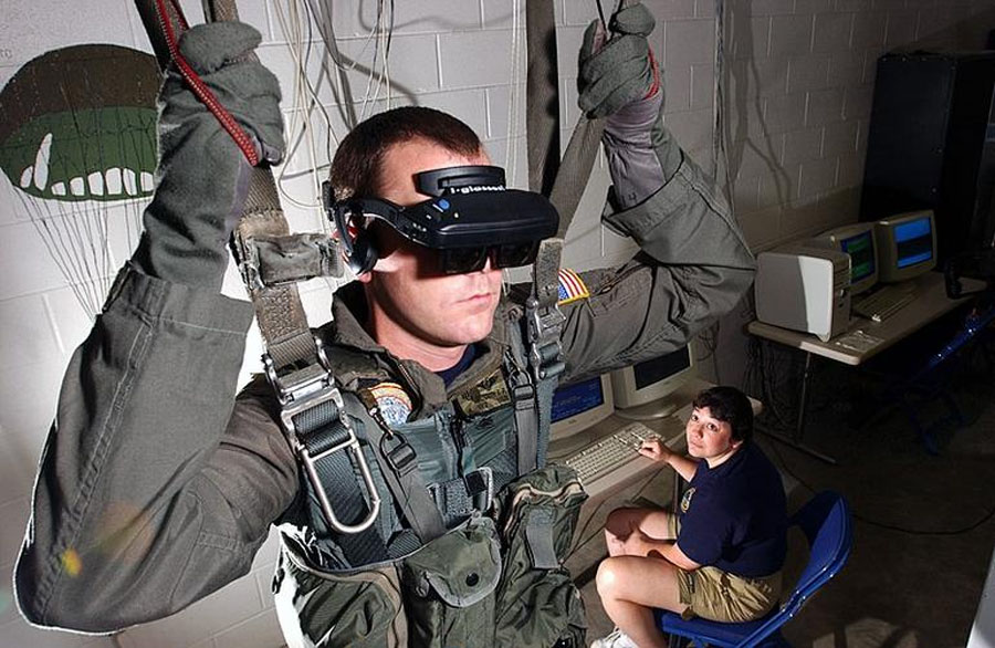 Microsoft будет снаряжать VR-очками солдат США - 2