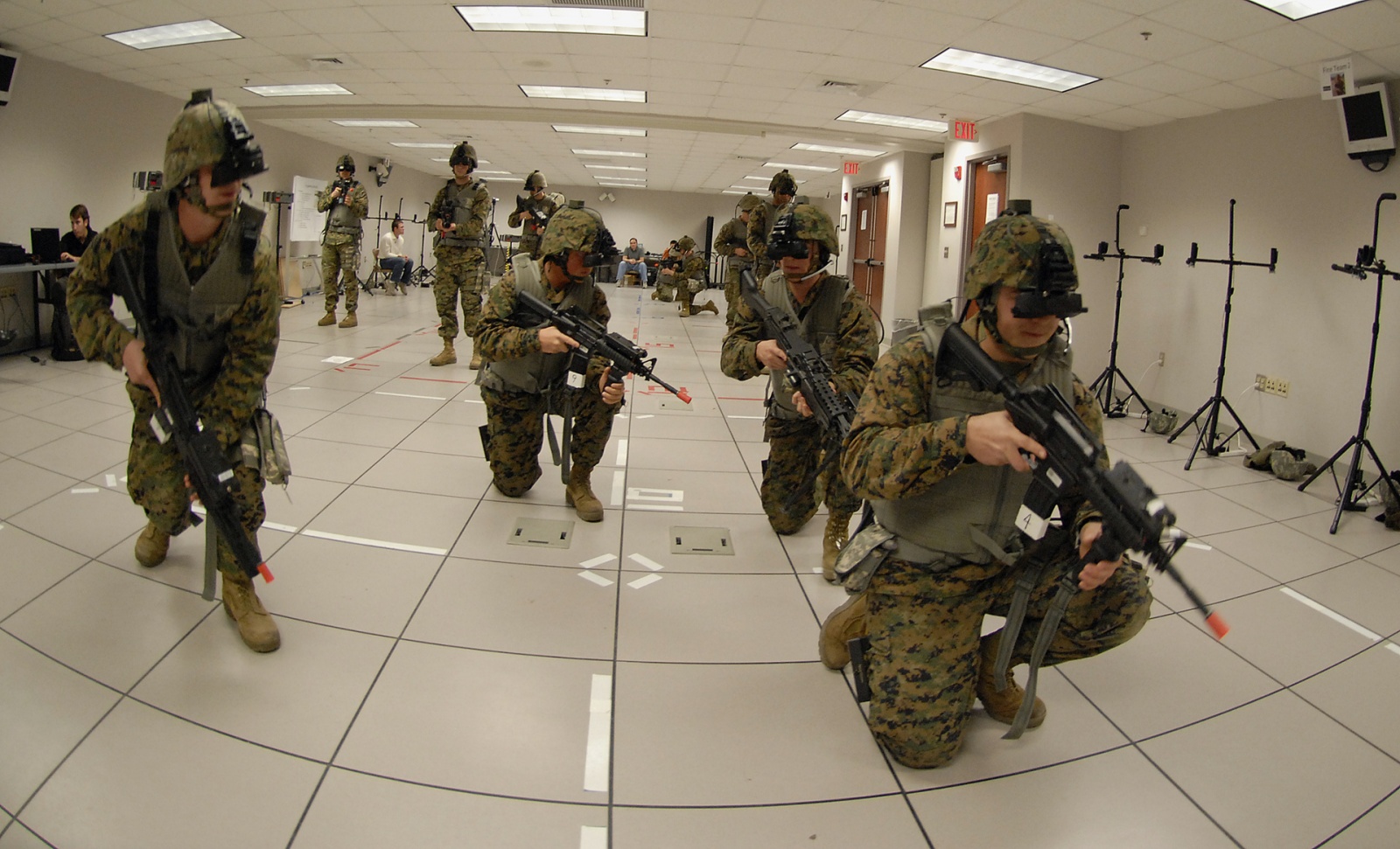 Microsoft будет снаряжать VR-очками солдат США - 1