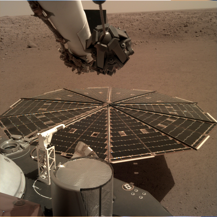 Зонд InSight записал шум ветра на Марсе