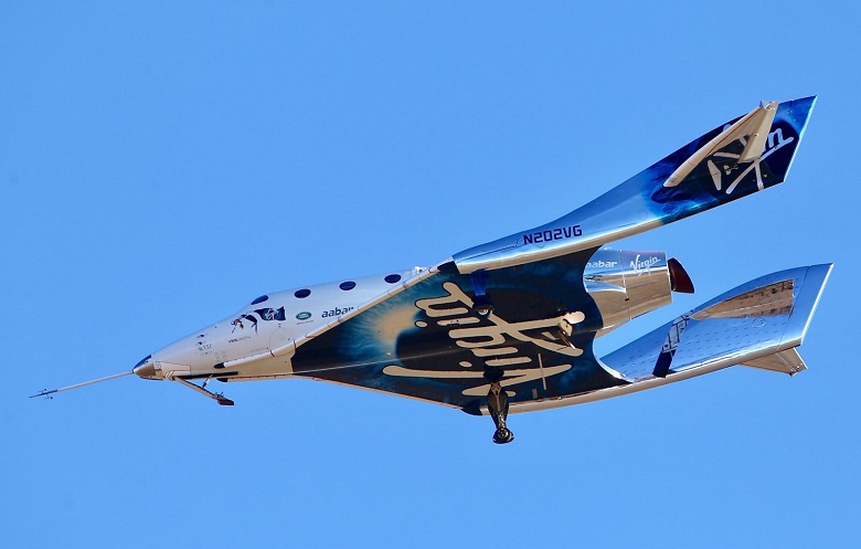 Челнок SpaceShipTwo компании Virgin Galactic впервые добрался до границы космического пространства 