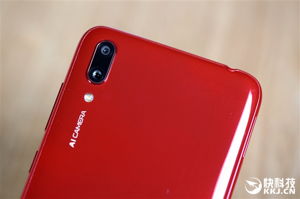 Живые фото Huawei Enjoy 9 демонстрируют смартфон со всех сторон