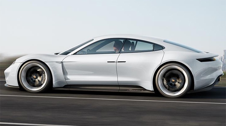 Porsche предложит электромобиль Taycan в Turbo-версии